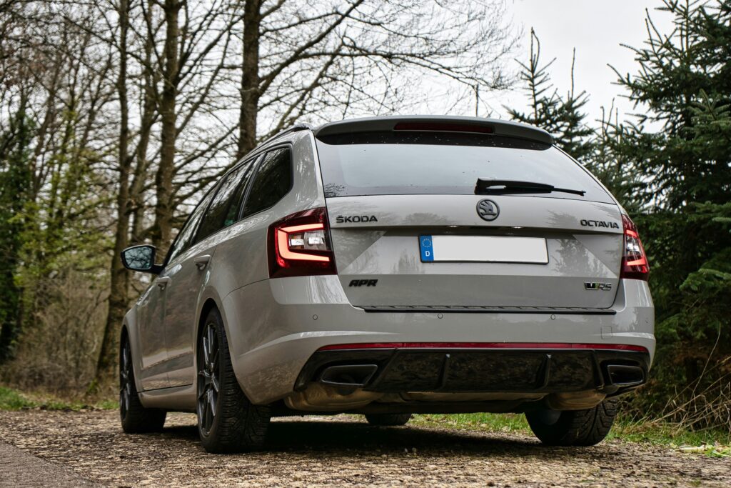 Rent Škoda Octavia in Casablanca